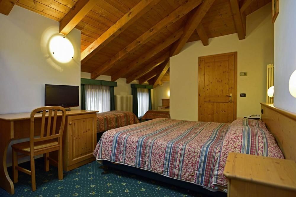 Alp Hotel Dolomiti 迪马罗 外观 照片