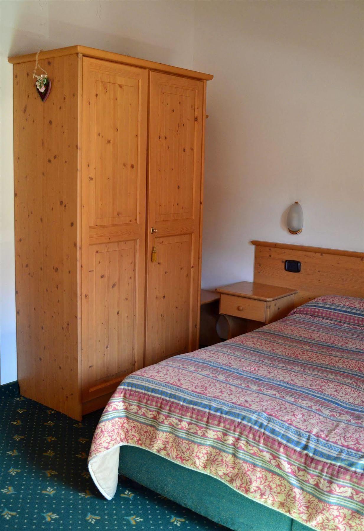 Alp Hotel Dolomiti 迪马罗 外观 照片